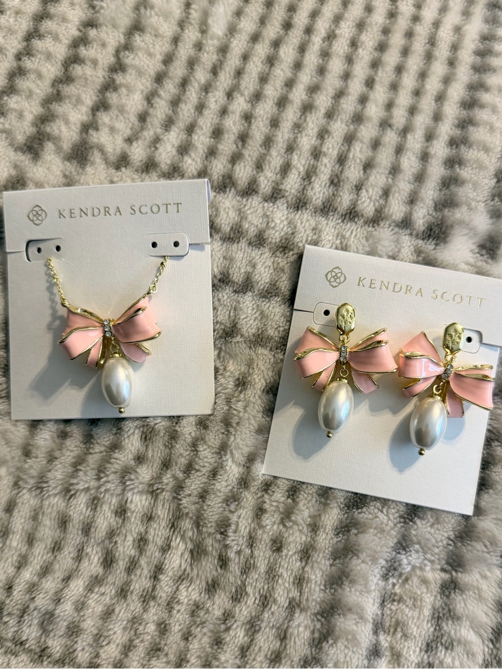 Kendra Scott Pink Bow Pearl Necklace & Earring Set